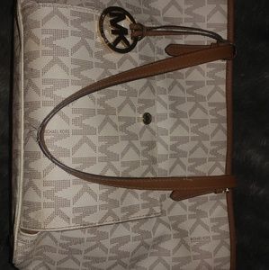 Michael kors jet set travel tote